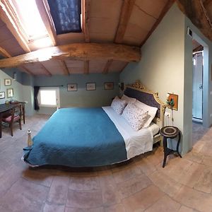 Camera con letto king size